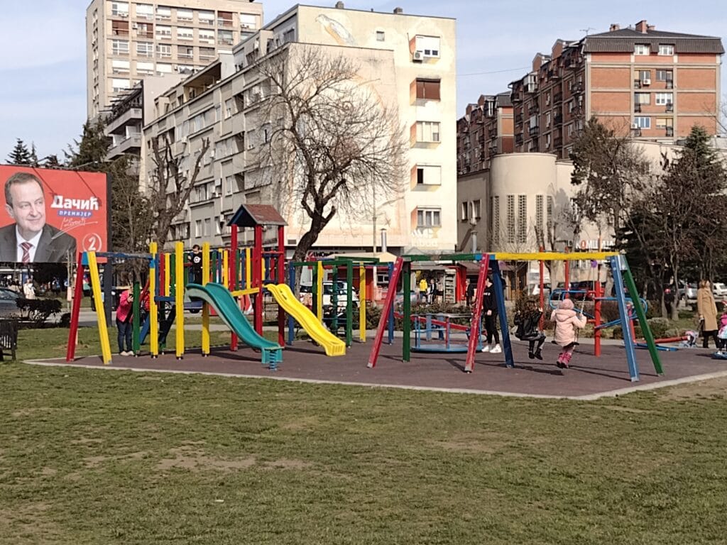 Polomljena i devastirana sva dečija igrališta u centru Kragujevca 6