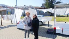 Dragica Mulej, Živka Travar, donjomilanovačka turistička pijaca Kako je u Donjem Milanovcu juče dočekan rečni kruzer Viking Lif koji je otvorio ovogodišnju sezonu 5