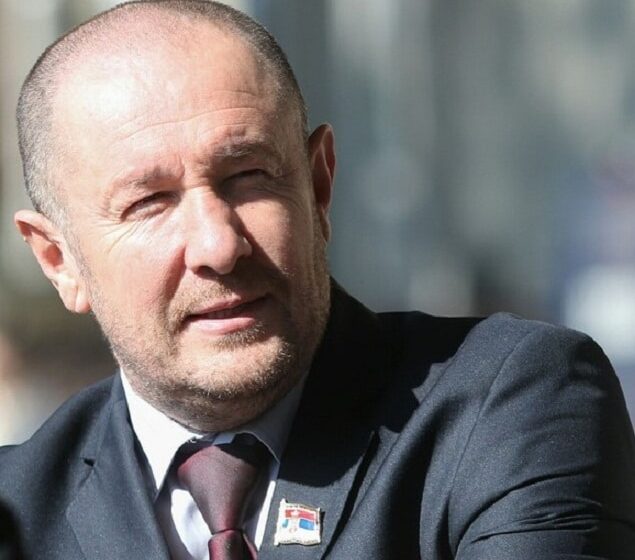 Kragujevac je prezadužen i nestručno vođen, tvrdi odbornik SNS Goran Kovačević 1