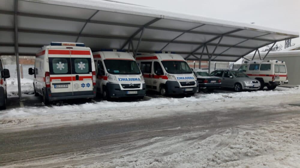 Hitna pomoć Kragujevac: U saobraćajnoj nezgodi kod Zastavinog solitera povređeno više osoba i dvoje dece 1