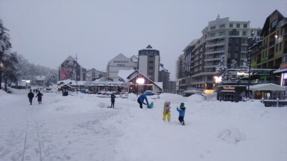 Na Zlatiboru pušten u rad sistem plaćanja parkinga SMS porukama 1