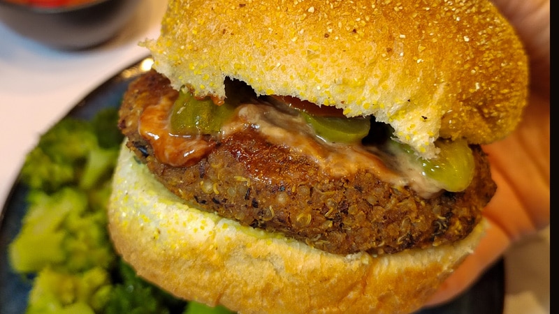 Vege recept: Burgeri od pasulja i kinoe 1