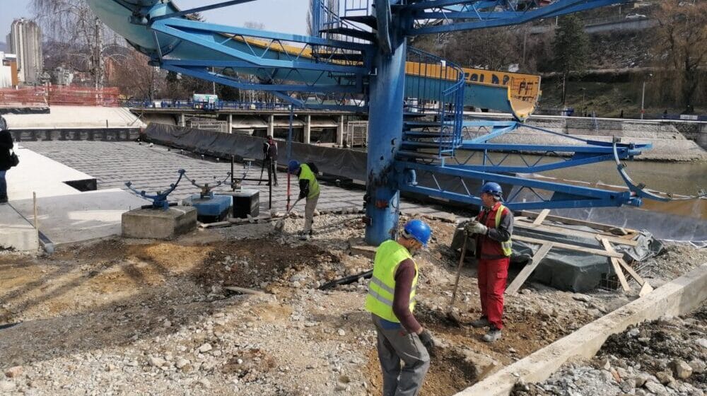 Na leto otvaranje bazena vrednog 20 miliona, iz užičkog SSP-a pitaju da li je popločan pločicama od bisera 1