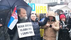 Na Trgu republike održan skup podrške Ukrajini, sa druge strane Sima Spasić i Levijatan 16