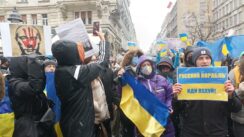 Na Trgu republike održan skup podrške Ukrajini, sa druge strane Sima Spasić i Levijatan 17