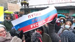 Na Trgu republike održan skup podrške Ukrajini, sa druge strane Sima Spasić i Levijatan 18