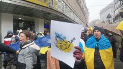 Na Trgu republike održan skup podrške Ukrajini, sa druge strane Sima Spasić i Levijatan 4