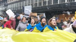 Na Trgu republike održan skup podrške Ukrajini, sa druge strane Sima Spasić i Levijatan 3