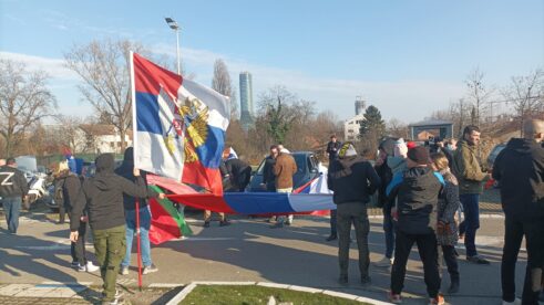 Protestna vožnja podrške Rusiji kroz centar Beograda (FOTO) 6