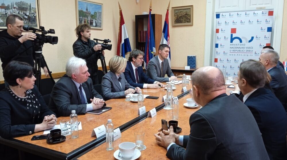 Godišnjica priznanja hrvatske nacionalne manjine u Srbiji - potreban predstavnik u parlamentu 1