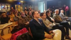 IMG_20220322_204237 Konvencija koalicije „Moramo“ u Užicu: Građani će glasati za zemlju, vodu, vazduh i slobodu (FOTO) 6