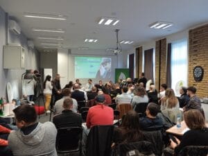 Održana tribina “Kako je nenormalno postalo normalno?” u Subotici (VIDEO) 4 Održana tribina “Kako je nenormalno postalo normalno?” u Subotici (VIDEO) 4