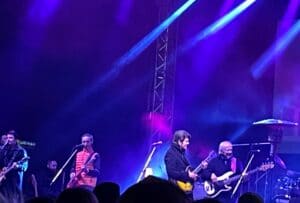 "Bajaga i instruktori" održali besplatan osmomartovski koncert u Nišu, na bini nije bilo stranačkih obeležja 2