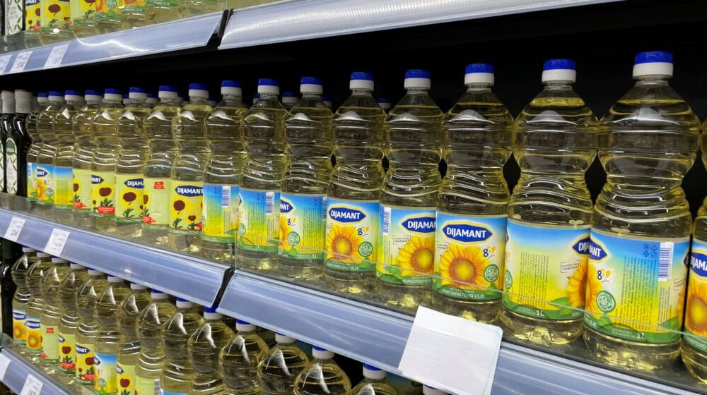 Vlada Srbije: Ograničene cene životnih namirnica, povećava se marža prodavcima goriva 1