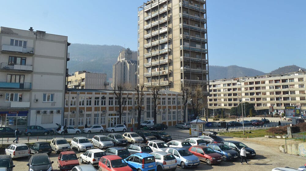 Uređenje parkinga kod stare pošte u Užicu biće završeno uoči izbora 1