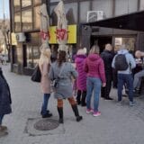 Kragujevčani čekaju u redovima da potpišu protiv rudarenja litijuma 1