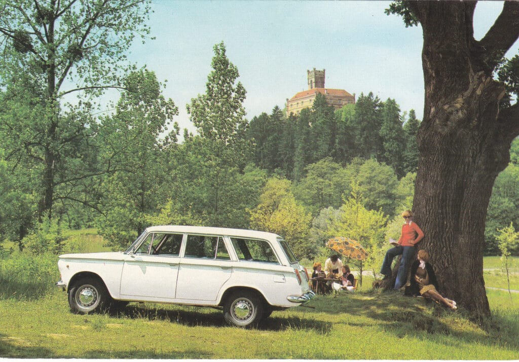 Ranije je bilo nezamislivo putovanje bez razglednica: Sada su samo u zbirkama kao što je kragujevačka "Sentimentalno putovanje" 4