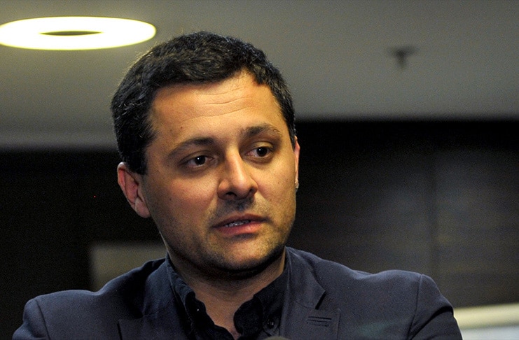 Koliko leševa košta gas u prosečnoj demokratiji? 1