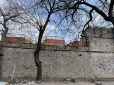 Tvrđava u Nišu zbog nemara u lošem stanju: Kapije zapuštene, a sa bedema pada kamenje 3
