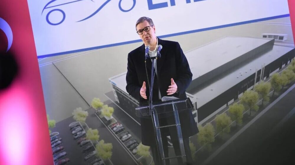 Zašto se Vučić sad setio Zakona o sprečavanju korupcije, kada je i dalje jednom nogom u kampanji a drugom na funkciji? 1