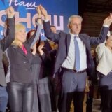 Kako je izgledalo predstavljanje Zdravka Ponoša i liste koja ga podržava u Kragujevcu 12