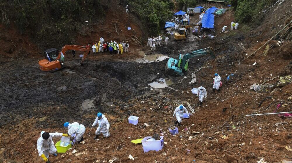 Pronađena druga crna kutija iz srušenog aviona u Kini 1