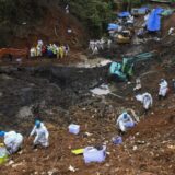 Pronađena druga crna kutija iz srušenog aviona u Kini 2