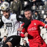 Crno-beli nepovezani, nervozni i jalovi 10