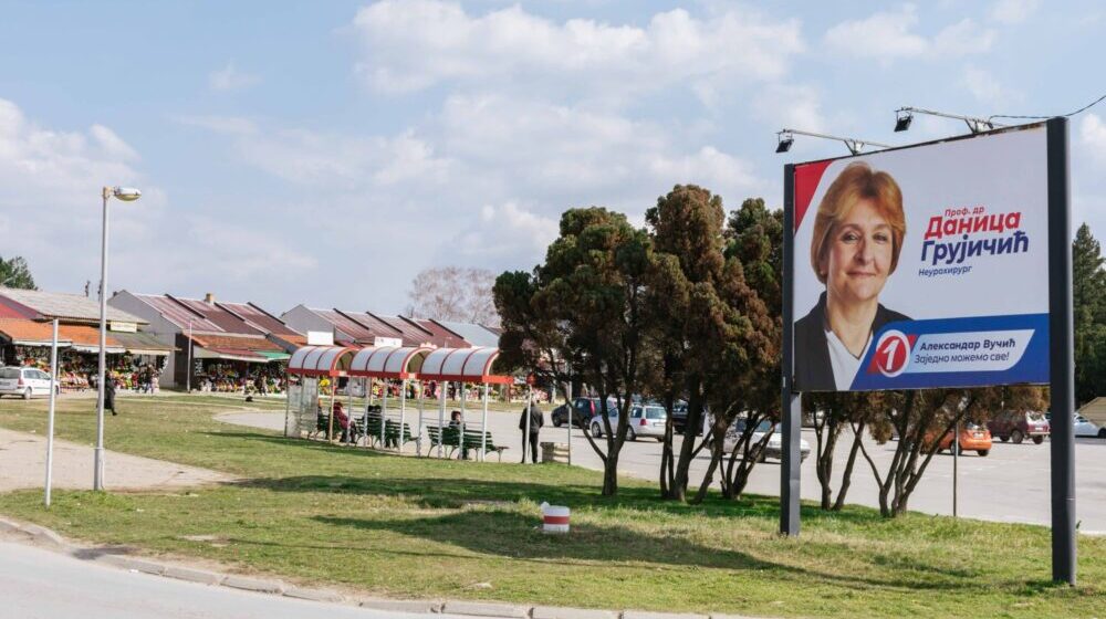 "Molim aplauz za Vučića": Kampanja predsednika Skupštine grada Niša 1