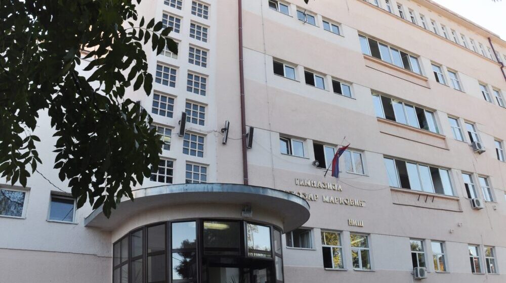 "Nastavićemo borbu van škole": Učenici niške gimnazije "Svetozar Marković" prekidaju blokadu 1