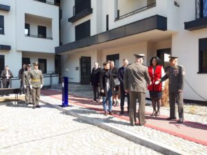 Pripadnici vojske dobili ključeve stanova u “Novom Nišu”: Šest godina zakašnjenja, ali "puno srce" 2