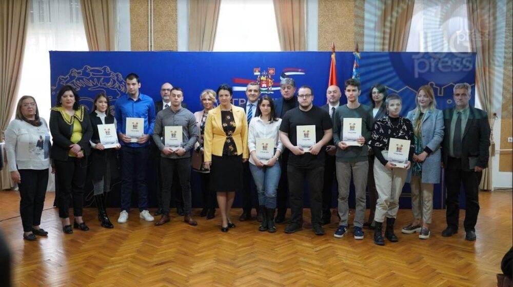 Sedam najboljih studenata na stručnoj praksi u istitucijama u Nišu 1