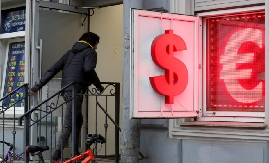 Rođaci iz inostranstva šalju sve više novca u Srbiju: Doznake probile sve rekorde 1