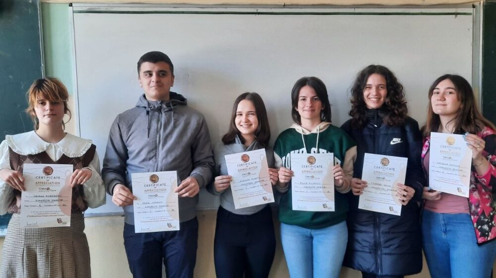 Učenici Gimnazije iz Zaječara ostvarili zapažene rezultate na takmičenju iz engleskog jezika HIPPO 2022 1