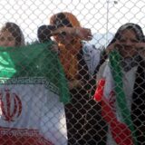Ženama zabranjeno prisustvo meču Iran – Liban, obezbeđenje ih prskalo biber sprejem 7
