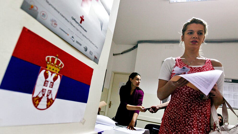 U kojim gradovima i opštinama u Srbiji se danas održavaju i lokalni izbori? 1