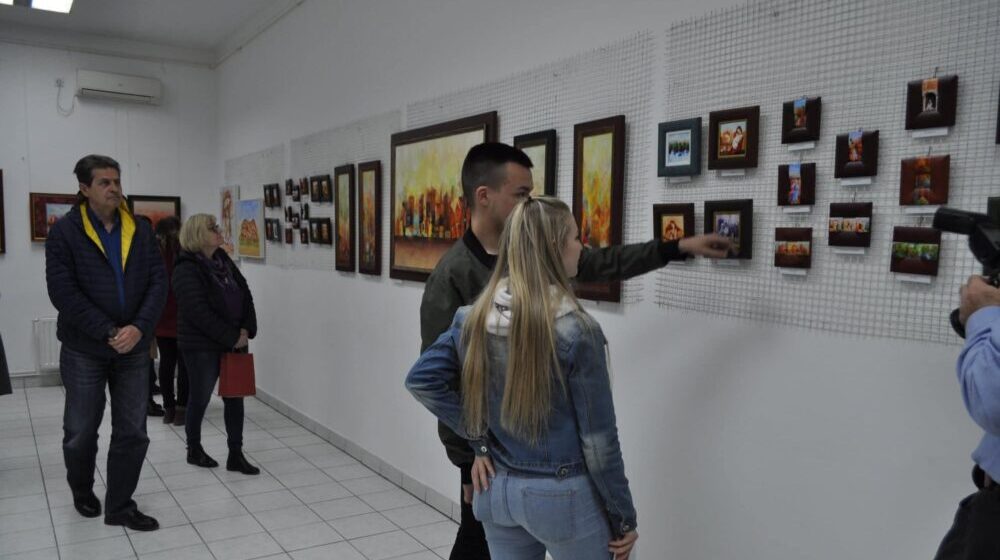 Majdanpek: “Kolaž svetova” Jasmine Mišeljić u Galeriji Centra za kulturu Majdanpek 1