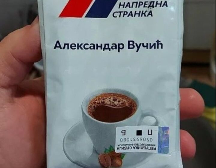 Kesica kafe kao propaganda SNS 1