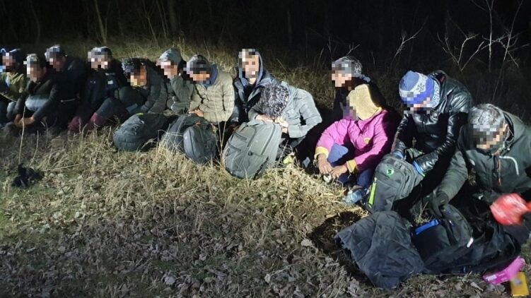 Mađarska policija uhapsila dva srpska krijumčara i dve grupe migranata 1
