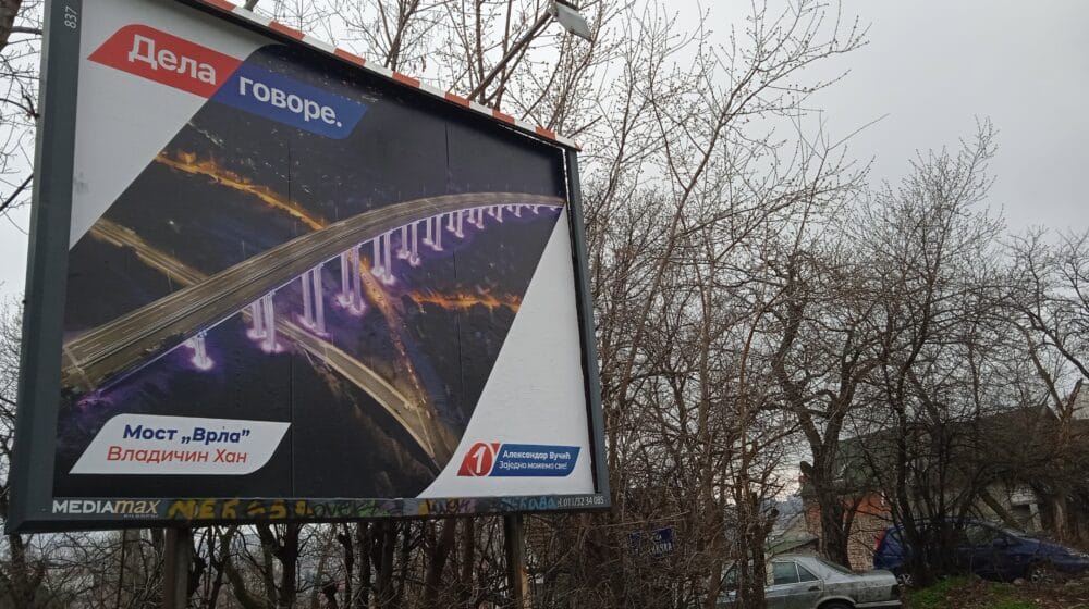 Kako je opozicija "obrnula" SNS slogan 1