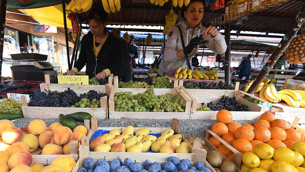 Pijačni prodavci prenoćili ispred Predsedništva 1