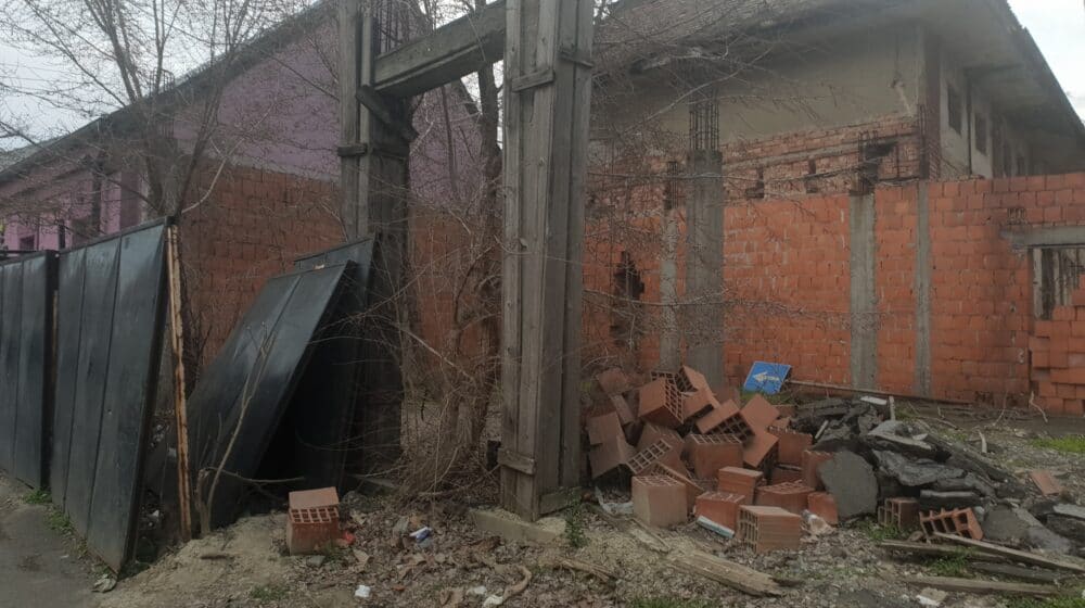 Grad Zrenjanin, zbog izgradnje garaža, postao vlasnik imovine propalog „Pro bekoma“ 1