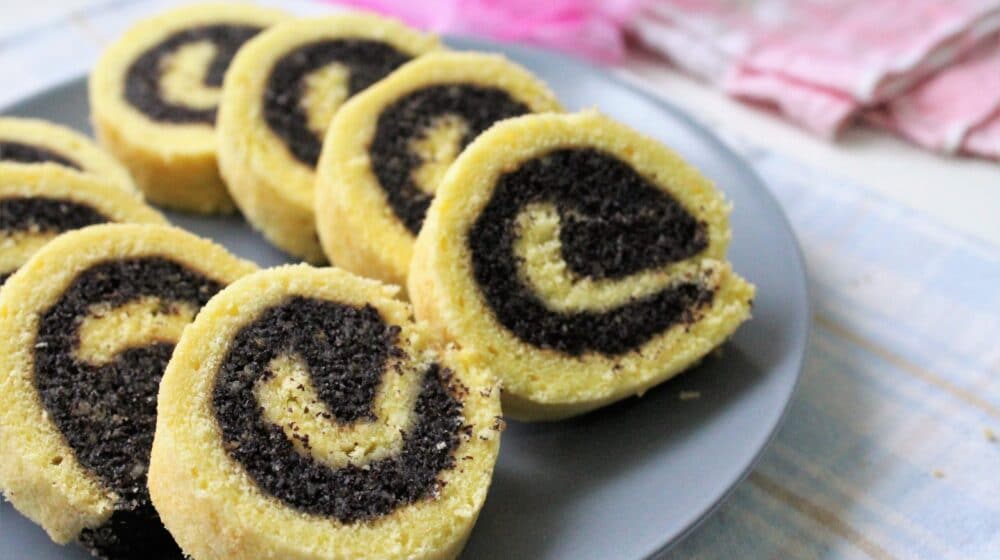 Recept nedelje: Rolat sa makom 1