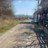 "Deca nas stalno pitaju da li nam je groblje dvorište": Težak život Zaječaraca iz Braće Taskovića 13