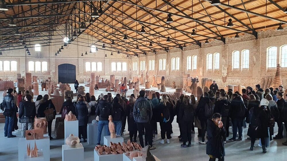 Kikinda: Prodekan i studenti Fakulteta arhitekture i urbanizma iz Temišvara posetili Terru 1