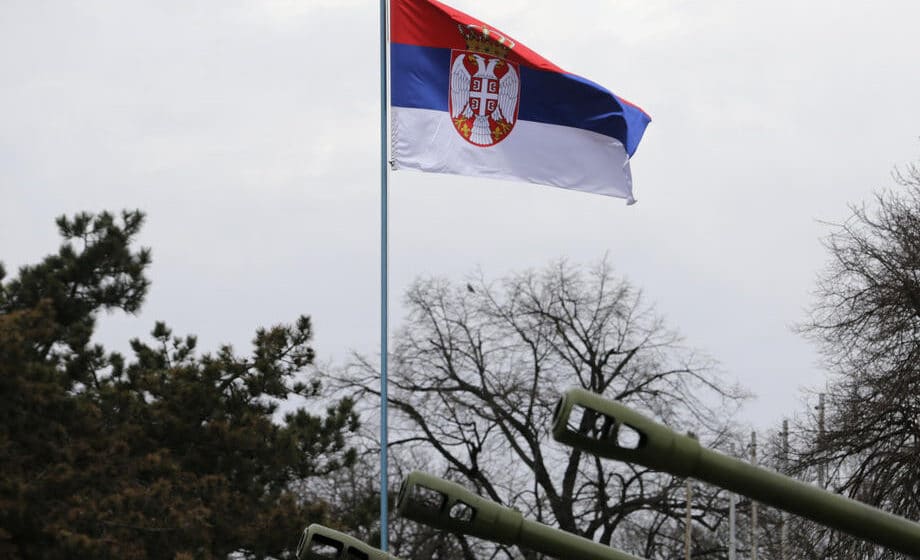 AP: Srbija prikazala kineski protivvazdušni raketni sistem uprkos zabrinutosti na Balkanu 1