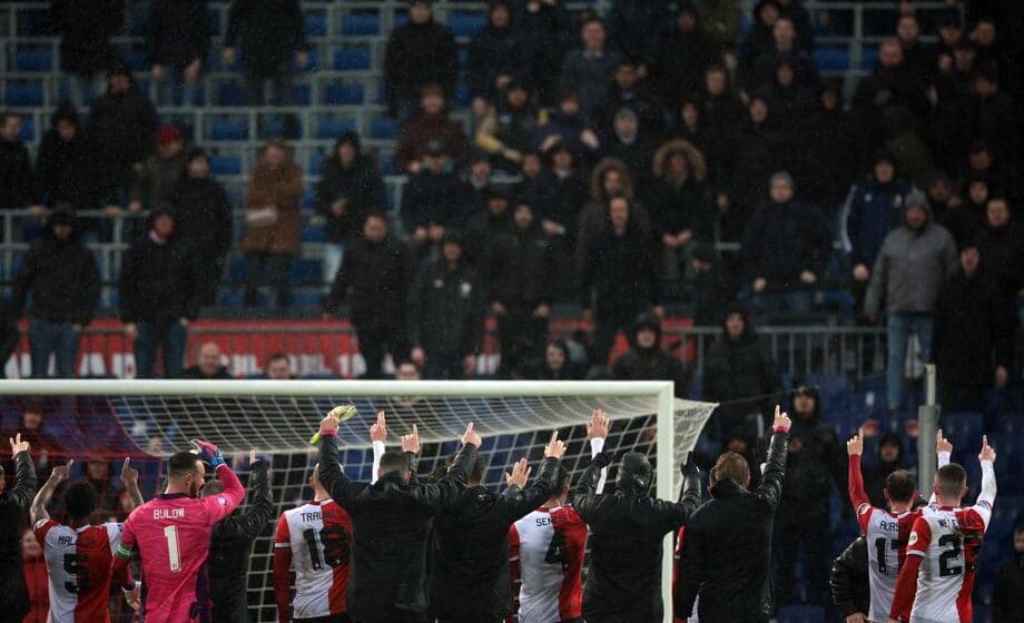 Stiže 1.500 navijača Fejenorda u Beograd 1