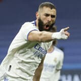 Benzema het-trikom izbacio razmažene Parižane 2