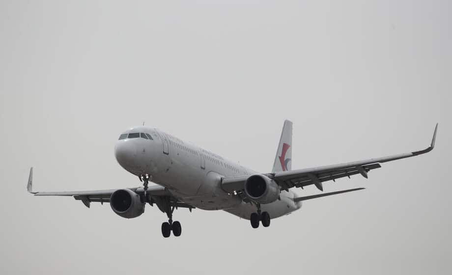Pronađen motor putničkog aviona koji se u ponedeljak srušio u Kini 1