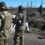 Ukrajinske vlasti: Završena evakuacija žena, dece i starijih osoba iz Azovstala 9